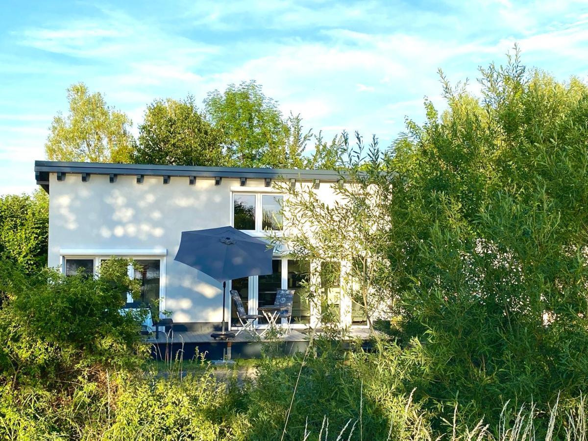 House Of Happiness Mit Seeblick Hungen ภายนอก รูปภาพ
